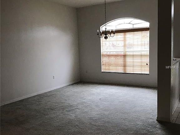5th image of 447 Terranova St