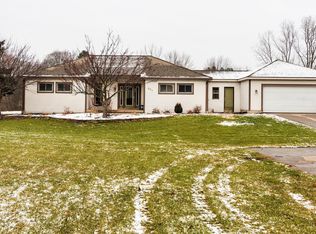 991 10 Mile Rd NW, Sparta, MI 49345