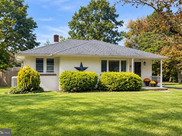 818 Holmes Ave, Vineland, NJ 08361