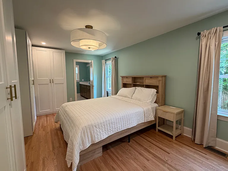 510 Glenville Ave — Photo 3
