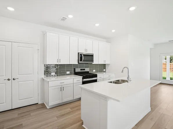 523 Clover Creek Dr, McKinney, TX 75071