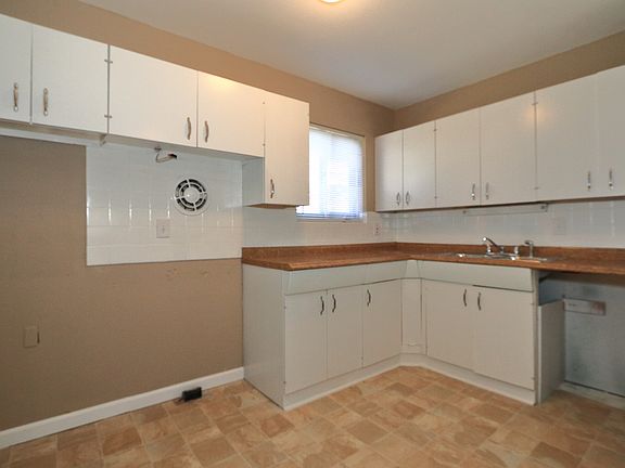 5th image of 2245 Johnstown Dr