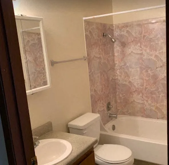 KINGSGATE MEADOWS APTS — Photo 3