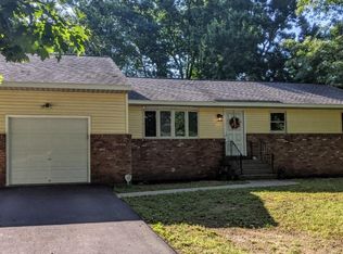 119 Valley Rd, Colonie, NY 12205