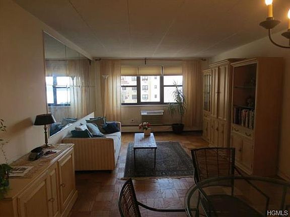 5th image of 1085 Warburton Ave APT 327