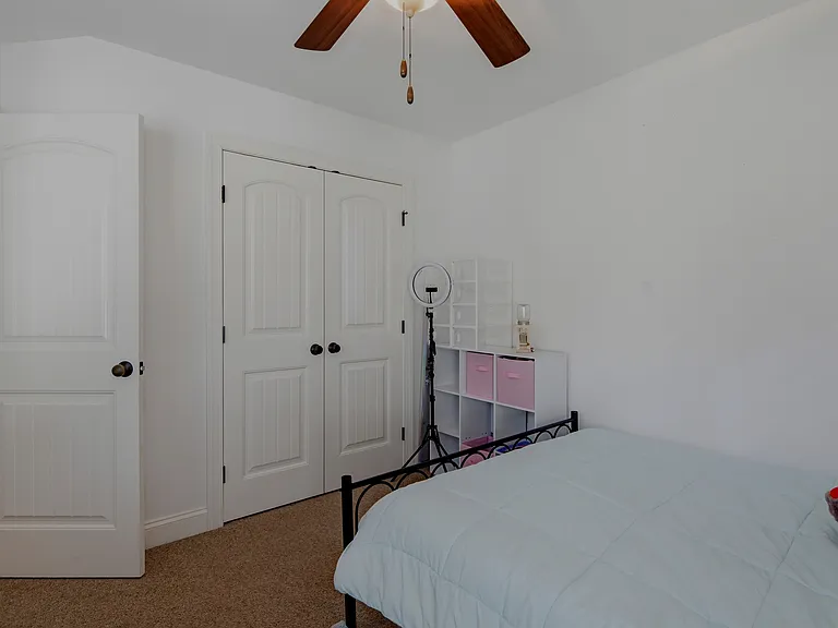 73 Falconridge Dr — Photo 29