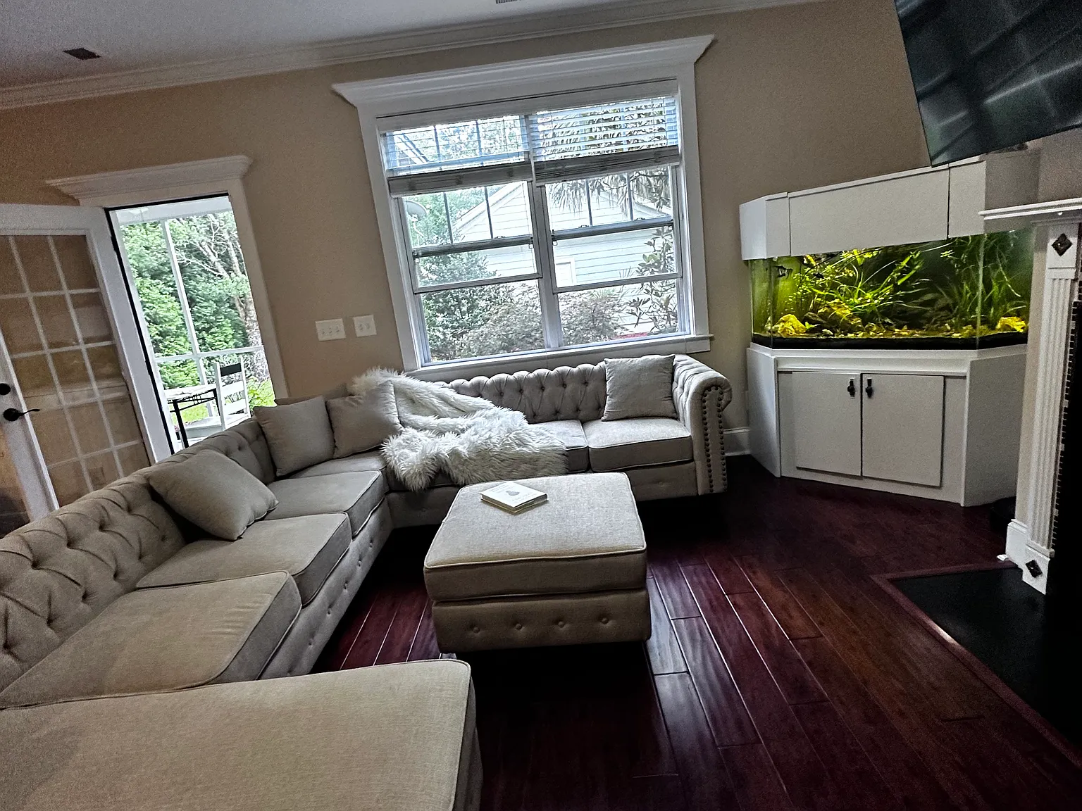 4 bed, 2.5 bath, 1972 sqft, $3,200 — Photo 4