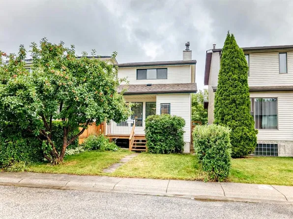 4008 W 46th St SW, Calgary, AB T3E 6P3