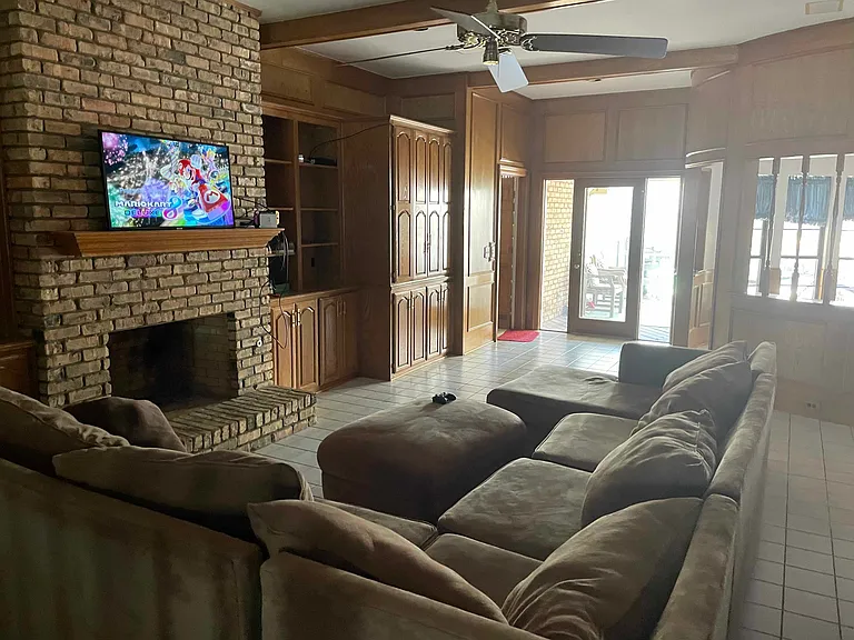 10022 Glen Canyon Dr — Photo 3
