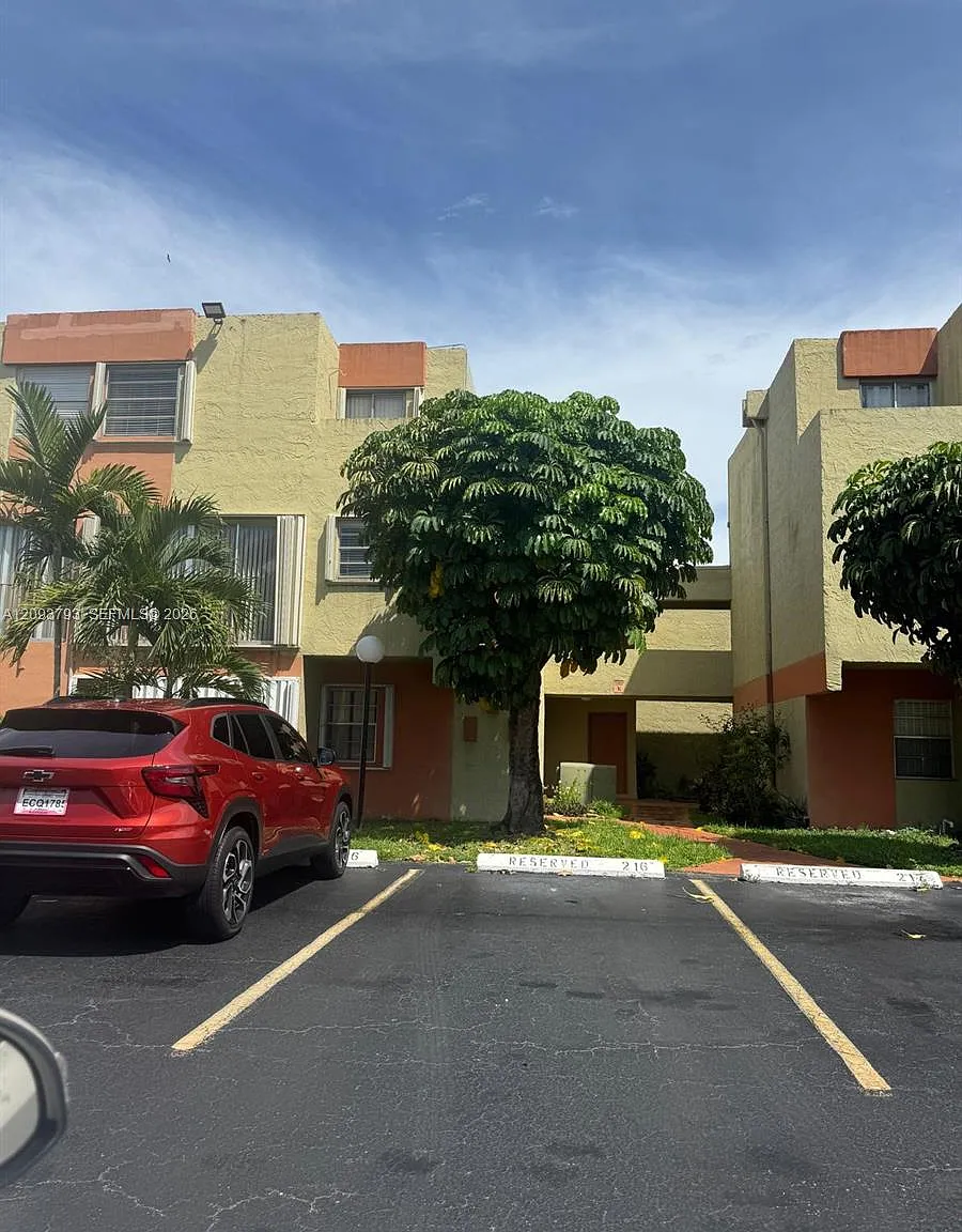 South Winds Condo West — Photo 1