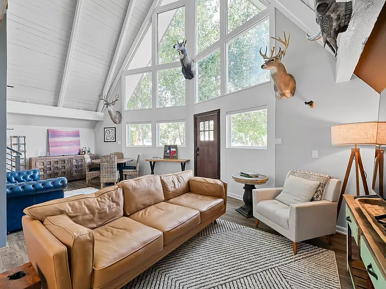 446 Fantasy Ln — Photo 11