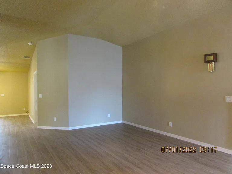700 Benton Dr — Photo 12