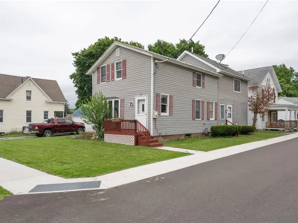 11 Fulton St, Dansville, NY 14437