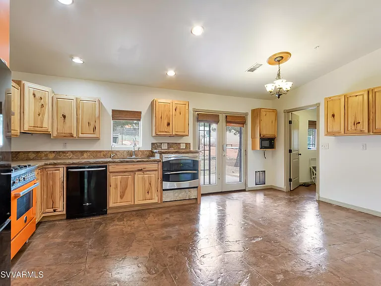 10 Mockingbird Ln — Photo 3