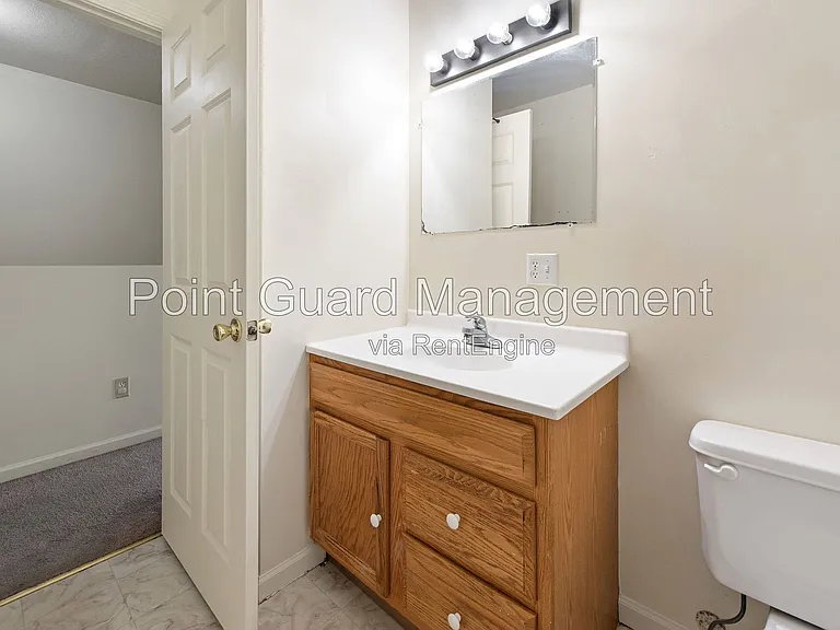 321 W South Ave — Photo 44