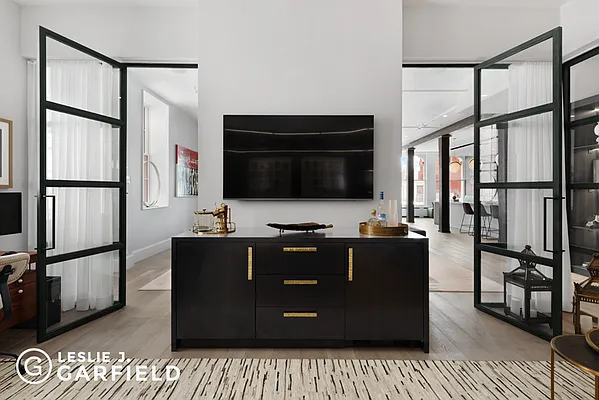 Rented by Leslie J. Garfield | media 7