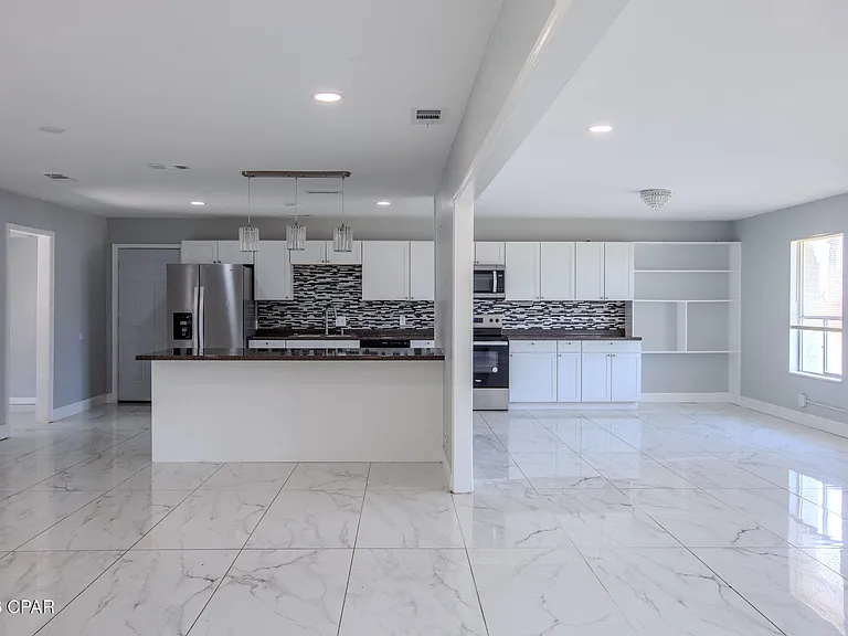 4402 Cindy Ln — Photo 2