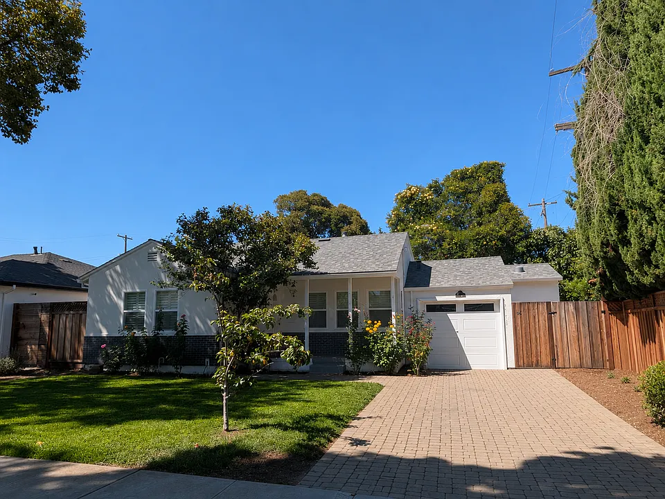 772 Viader Ct