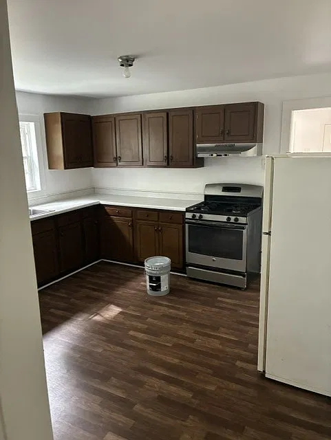 3 bed, 1344 sqft, $1,000 — Photo 1