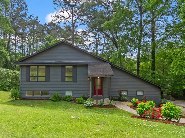 5205 Dove Creek Ave, Northport, AL 35473