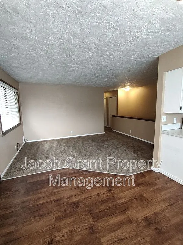2 bed, 1.0 bath, 1748 sqft, $1,125 — Photo 2