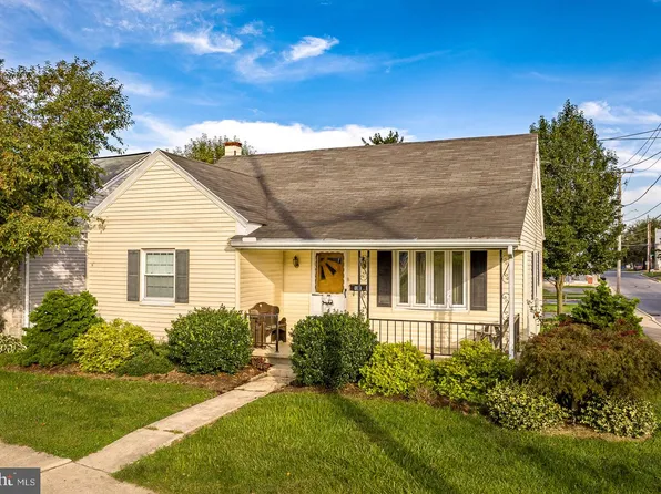 102 S Market St, Ephrata, PA 17522