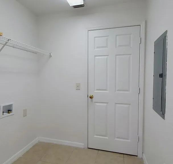 702 E Madison St — Photo 13