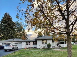 260 Arlidge Dr, Rochester, NY 14616