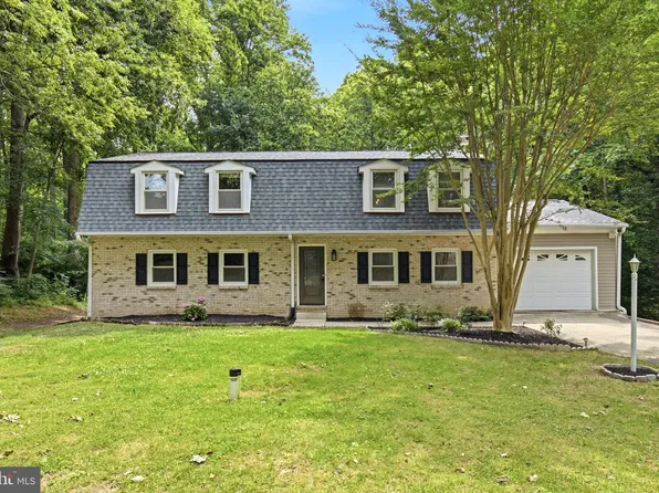 8827 Lafayette Dr, Owings, MD 20736