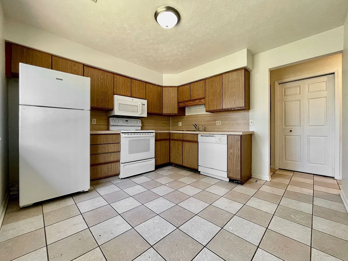 2 bed, 1.0 bath, 825 sqft, $1,500 — Photo 3