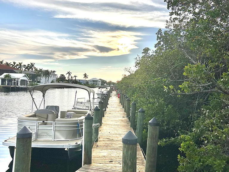 Dock