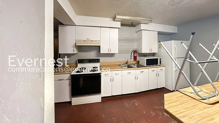 5 bed, 1.0 bath, 1485 sqft, $1,075 — Photo 3