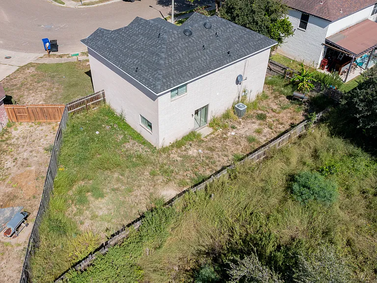 3425 Ozark Ave — Photo 3