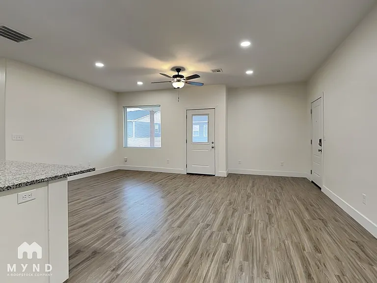5760 E Bristol St #5760 — Photo 14