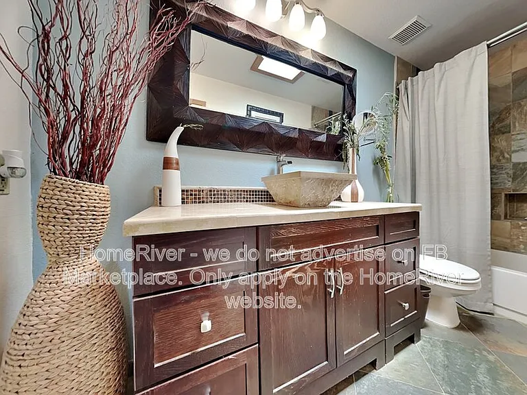 2470 Huntington Dr — Photo 12