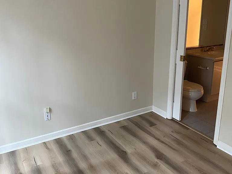 909 Burrard St — Photo 18