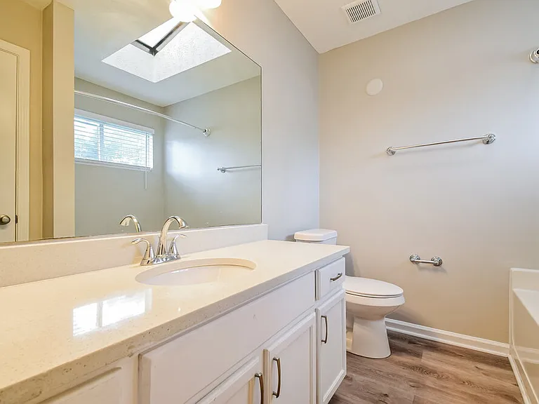 6149 Raleigh Oaks Ct — Photo 12