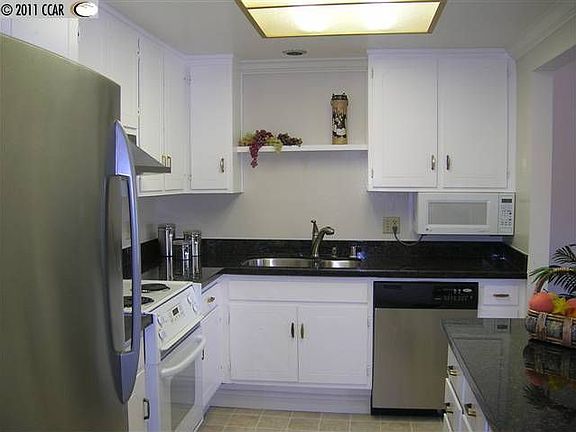 5th image of 1216 Fairlawn Ct APT 5