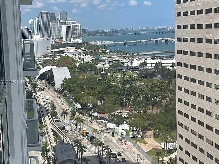 300 S Biscayne Blvd #T-2012 — Photo 45