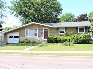 1442 Witzel Ave, Oshkosh, WI 54902
