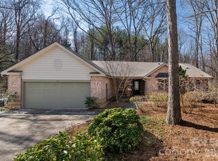 106 Oak Hollow Ct, Asheville, NC 28805