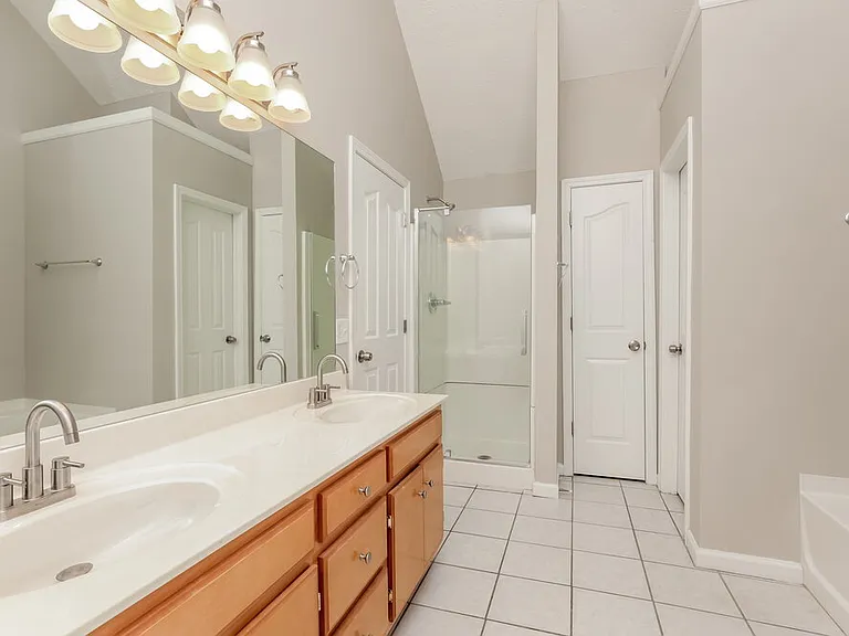 7136 Legacy Dr — Photo 14