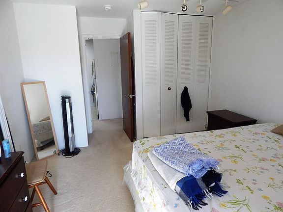 5th image of 2317 Packard St APT B301