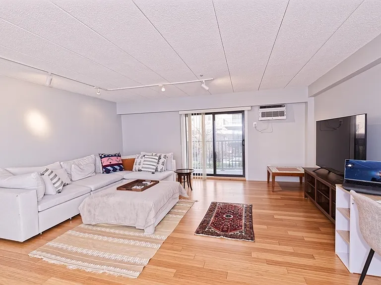 125 Pleasant St #201 — Photo 1