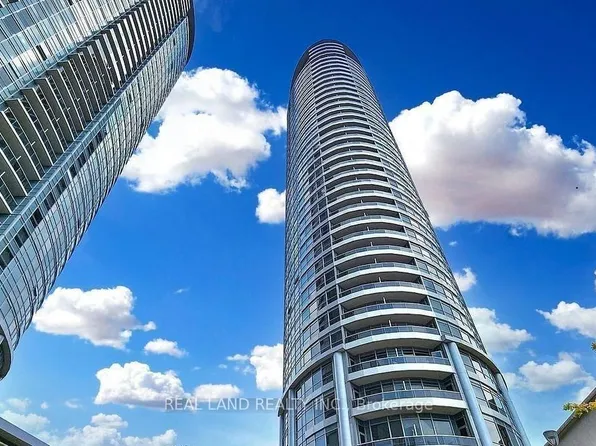 125 Village Green Sq, Toronto, ON