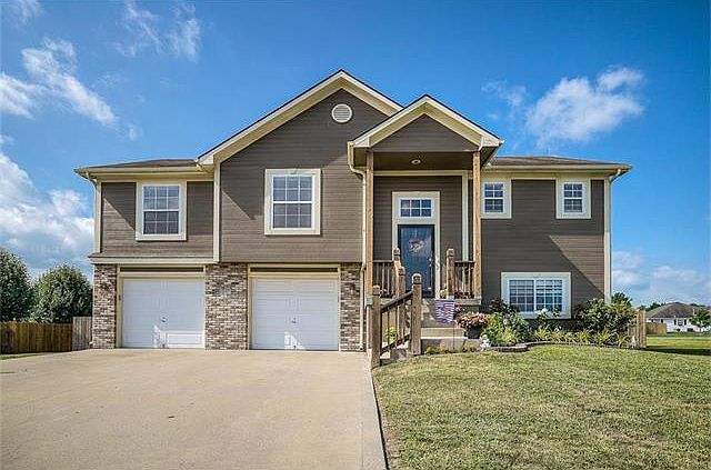 1st image of 645 SW Tisha Ln