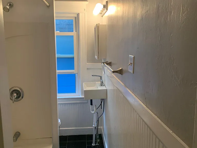24 Wellesley St #3 — Photo 11