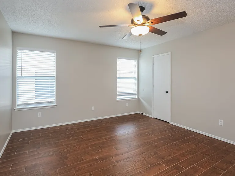 2813 McIntosh Ct — Photo 11