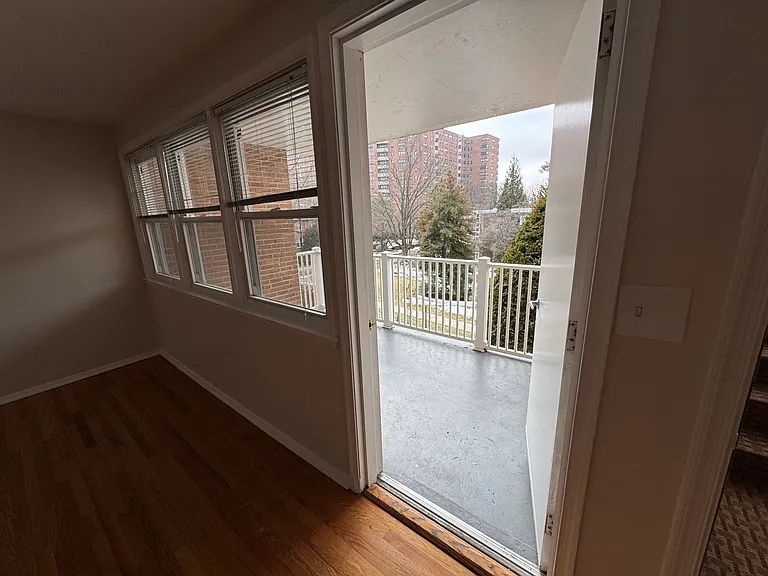 Woodcliffe Manor Apartments — Photo 28