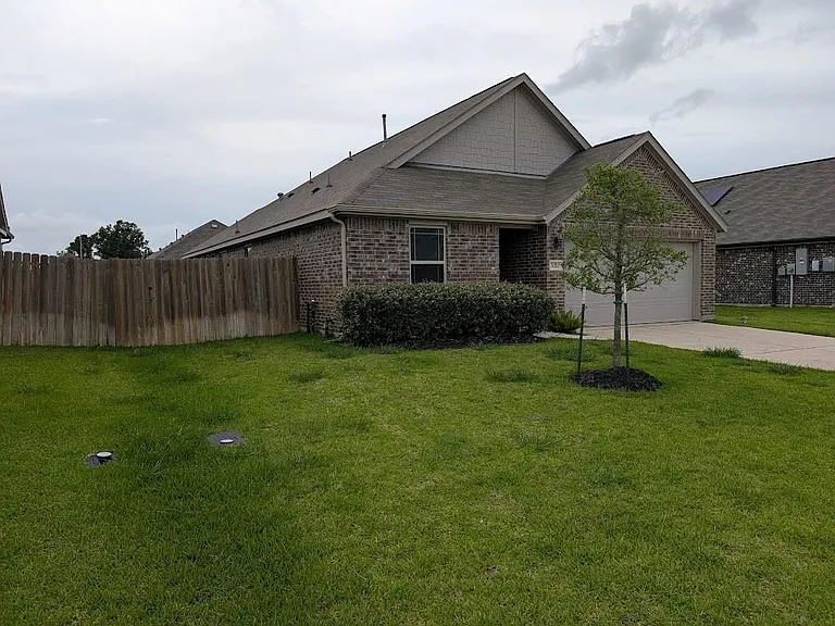 7020 Terra Ln — Photo 2